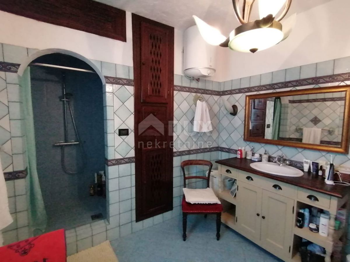 ISTRIA, GALIŽANA - Una casa rustica unica con vista sulle Isole Brioni!