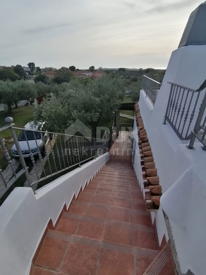 ISTRIA, GALIŽANA - Una casa rustica unica con vista sulle Isole Brioni!