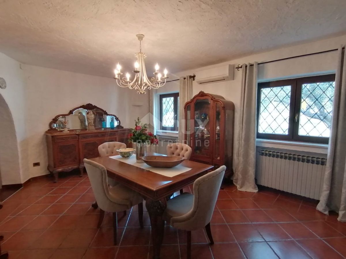 ISTRIA, GALIŽANA - Una casa rustica unica con vista sulle Isole Brioni!