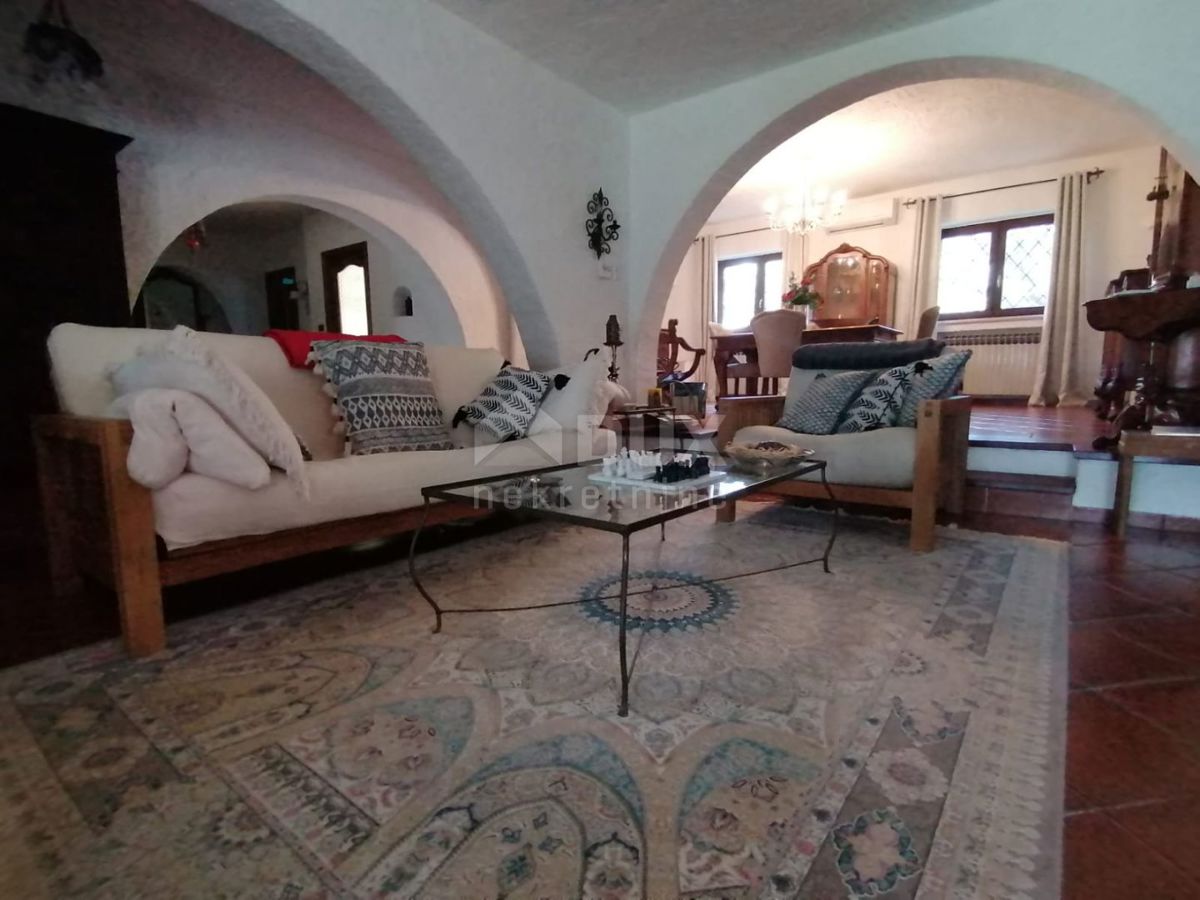 ISTRIA, GALIŽANA - Una casa rustica unica con vista sulle Isole Brioni!