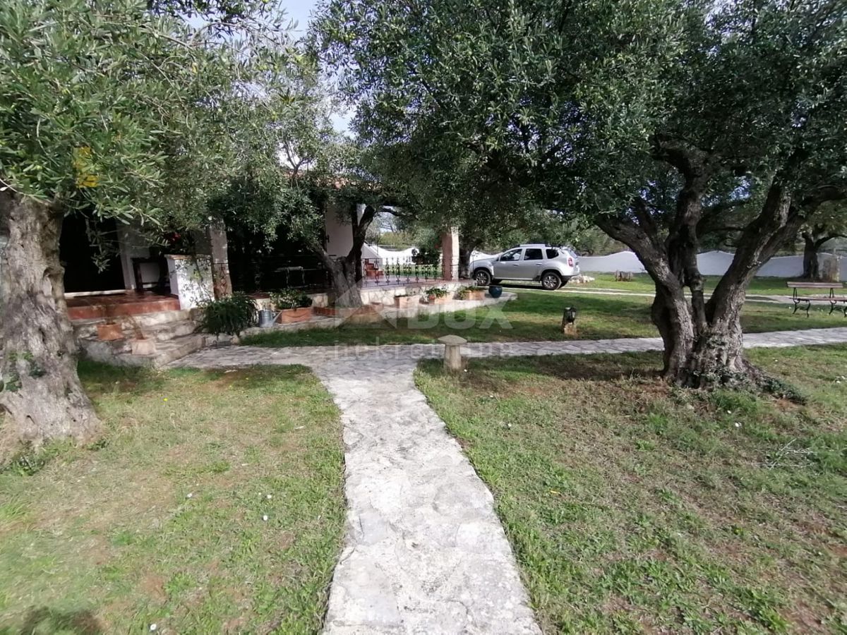 ISTRIA, GALIŽANA - Una casa rustica unica con vista sulle Isole Brioni!