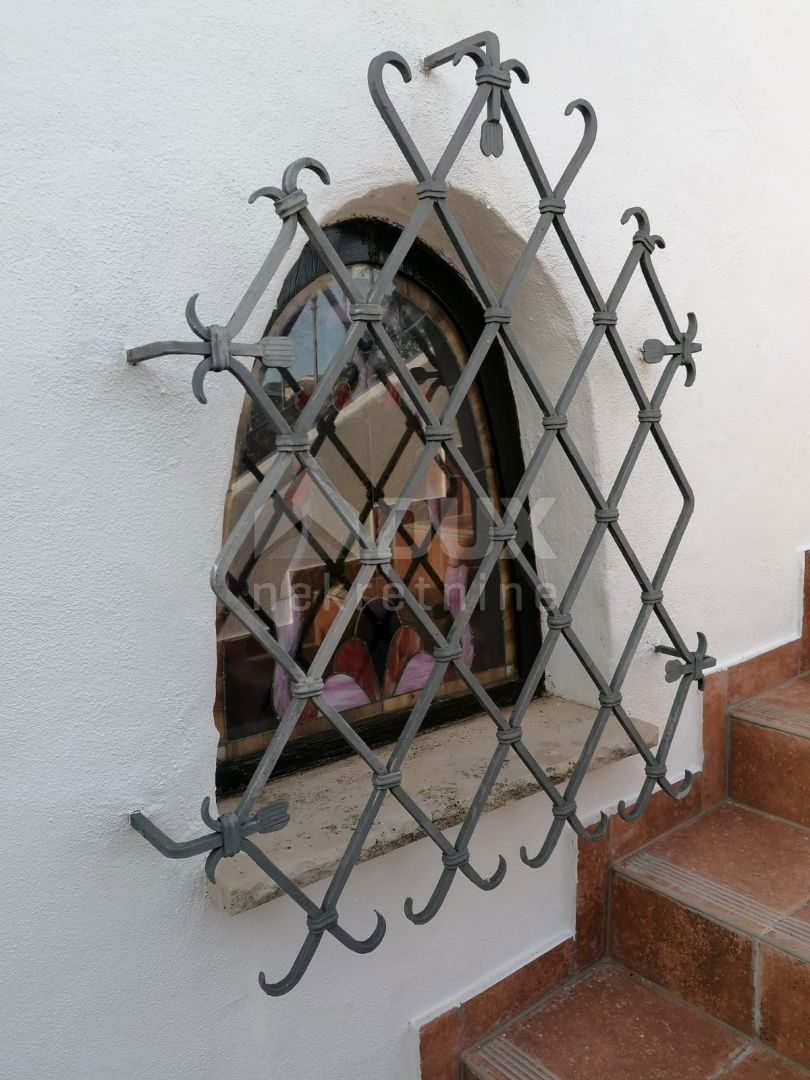 ISTRIA, GALIŽANA - Una casa rustica unica con vista sulle Isole Brioni!