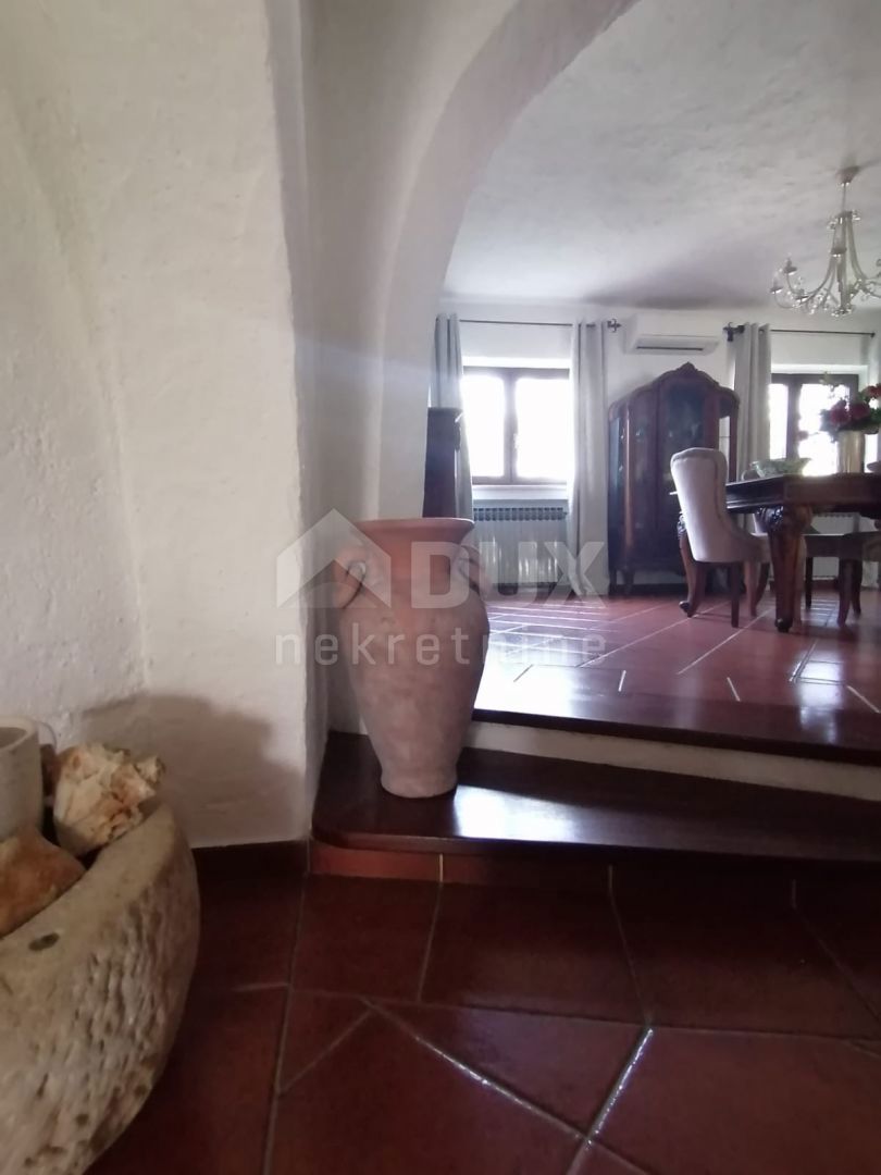 ISTRIA, GALIŽANA - Una casa rustica unica con vista sulle Isole Brioni!