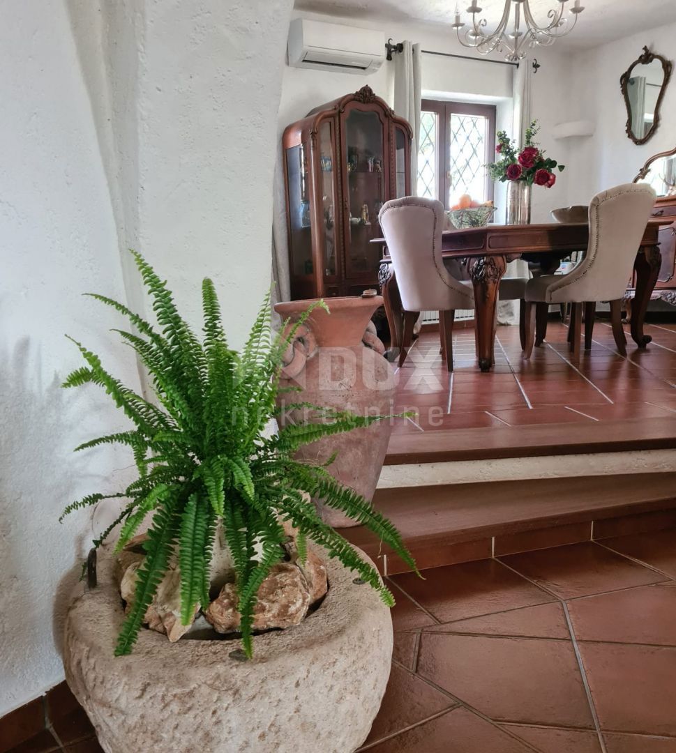 ISTRIA, GALIŽANA - Una casa rustica unica con vista sulle Isole Brioni!