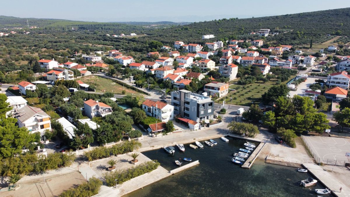 ZADAR, SUKOŠAN, appartamento con 3 camere da letto e bagno in uno splendido edificio nuovo con vista sul mare