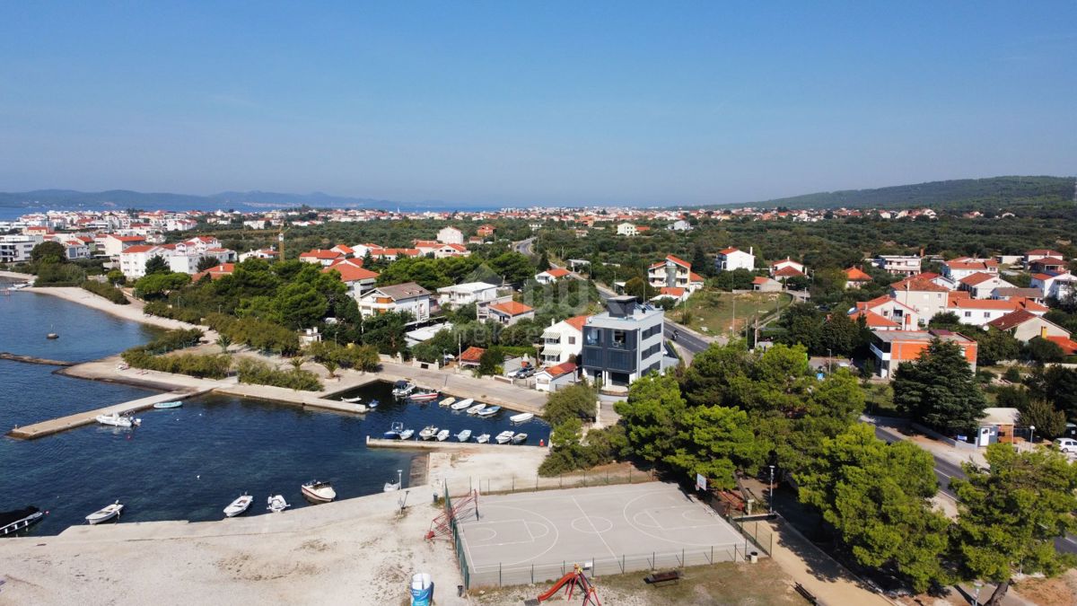 ZADAR, SUKOŠAN, appartamento con 3 camere da letto e bagno in uno splendido edificio nuovo con vista sul mare