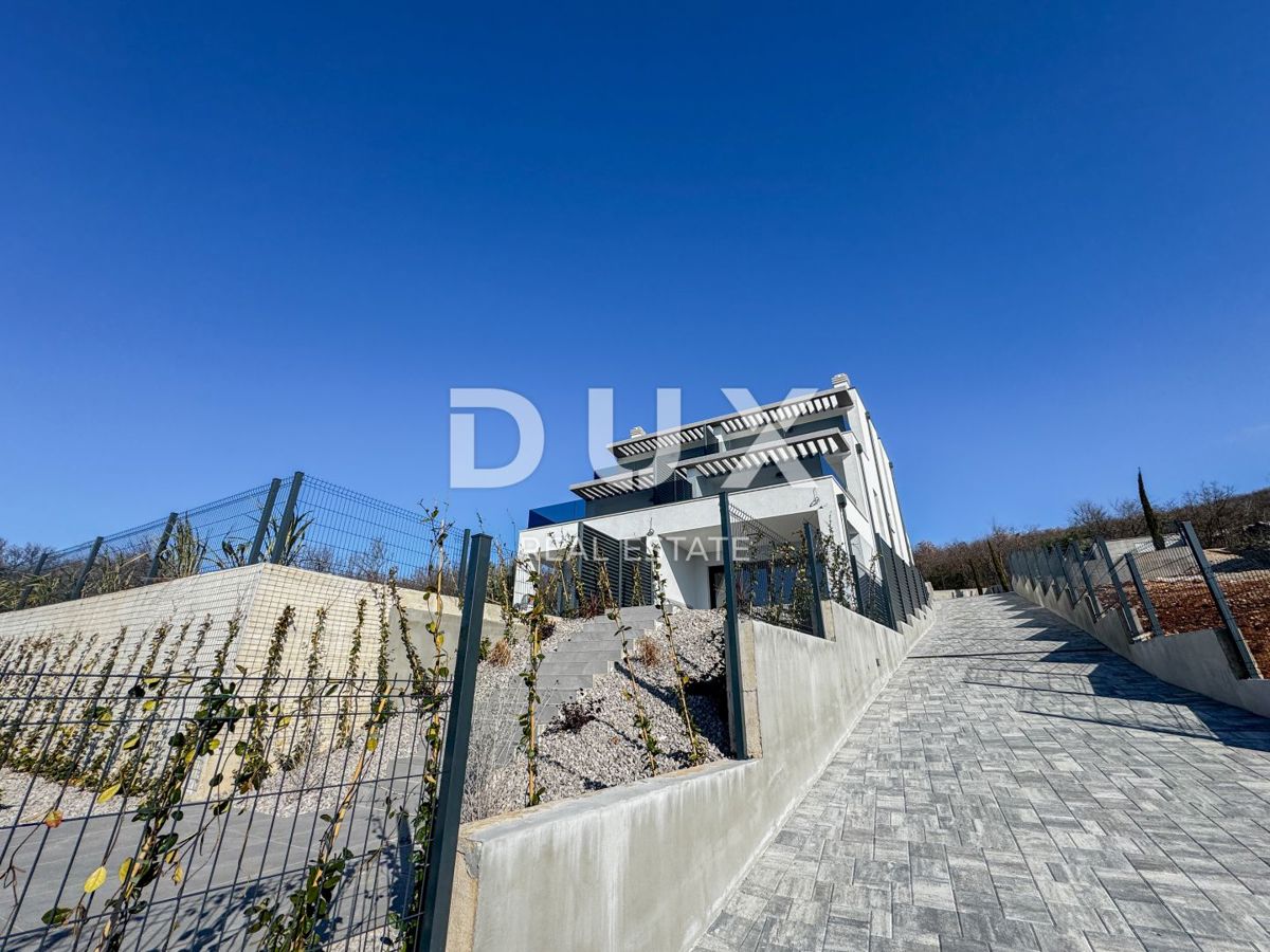 RIJEKA, KOSTRENA - esclusiva villa duplex con piscina e garage e vista panoramica sul mare