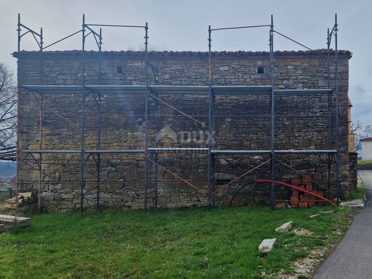 ISTRIA, CEROVLJE - Fabbricato indipendente in pietra