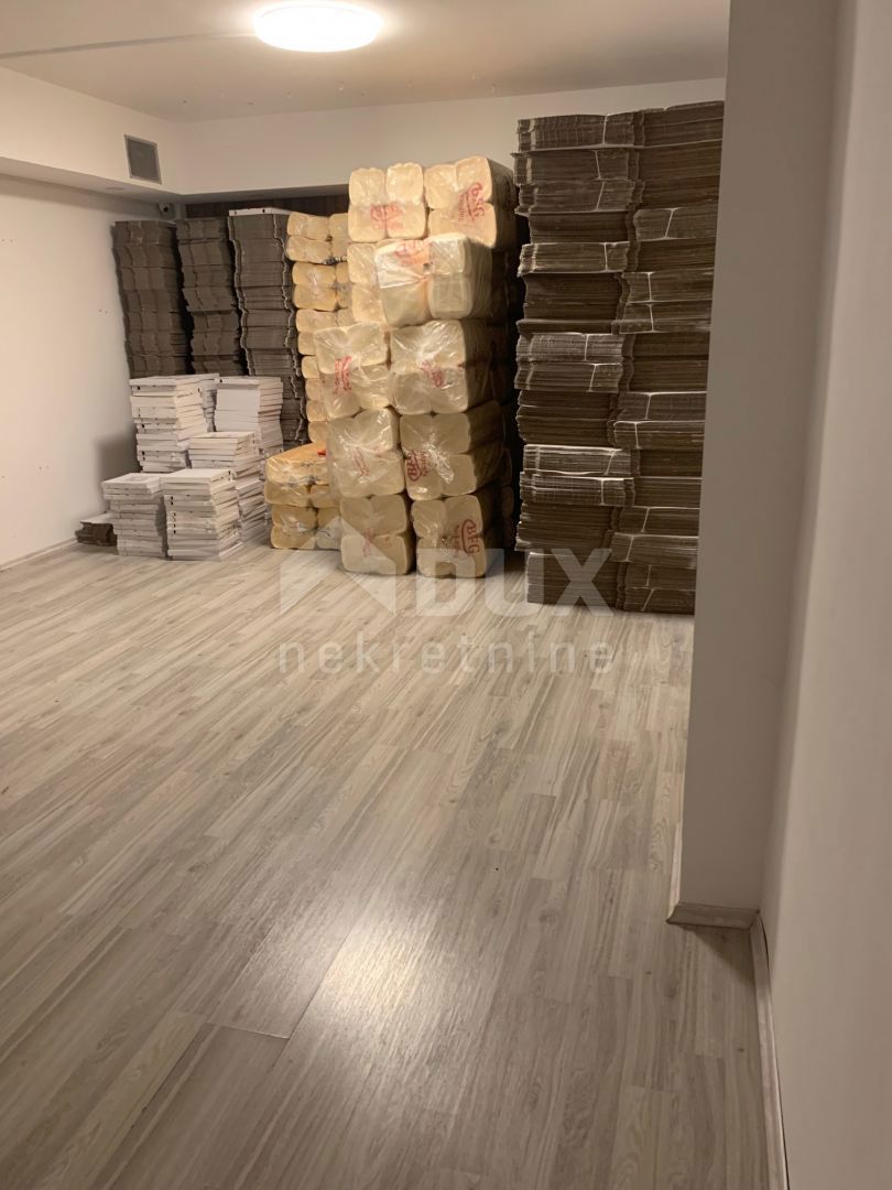 Locale commerciale Rovinj, 1m2