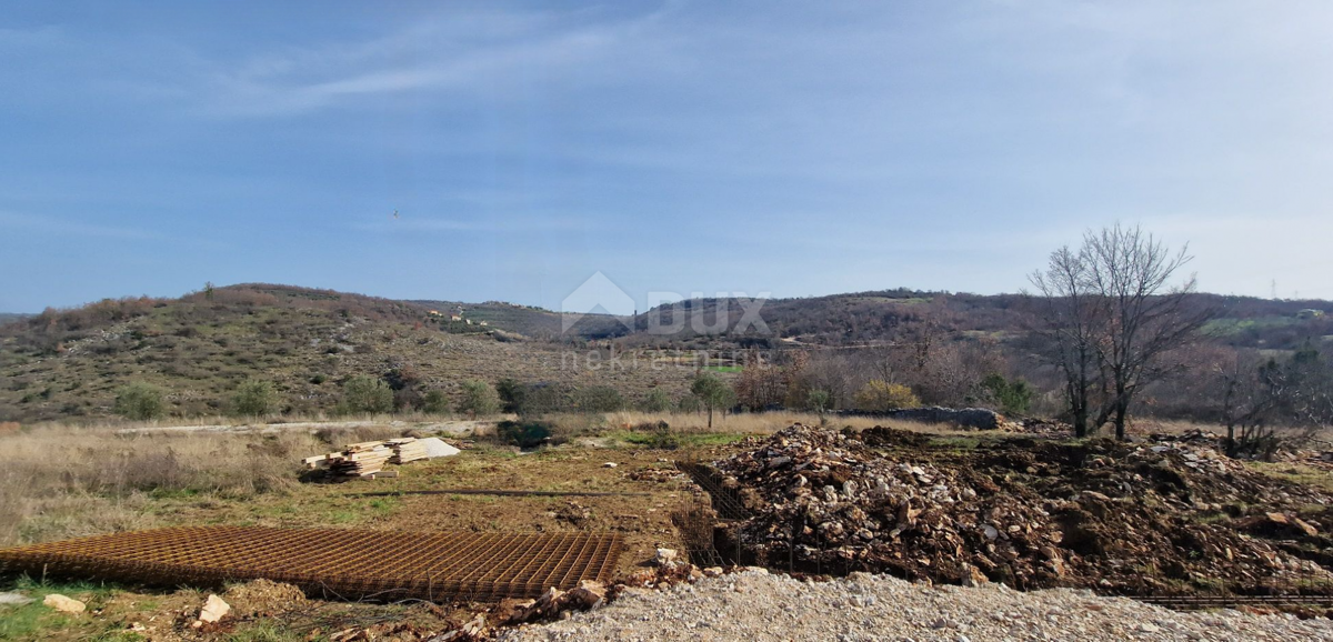 ISTRIA, BUJE - Casa bifamiliare con piscina, nuova costruzione, vista sulla natura
