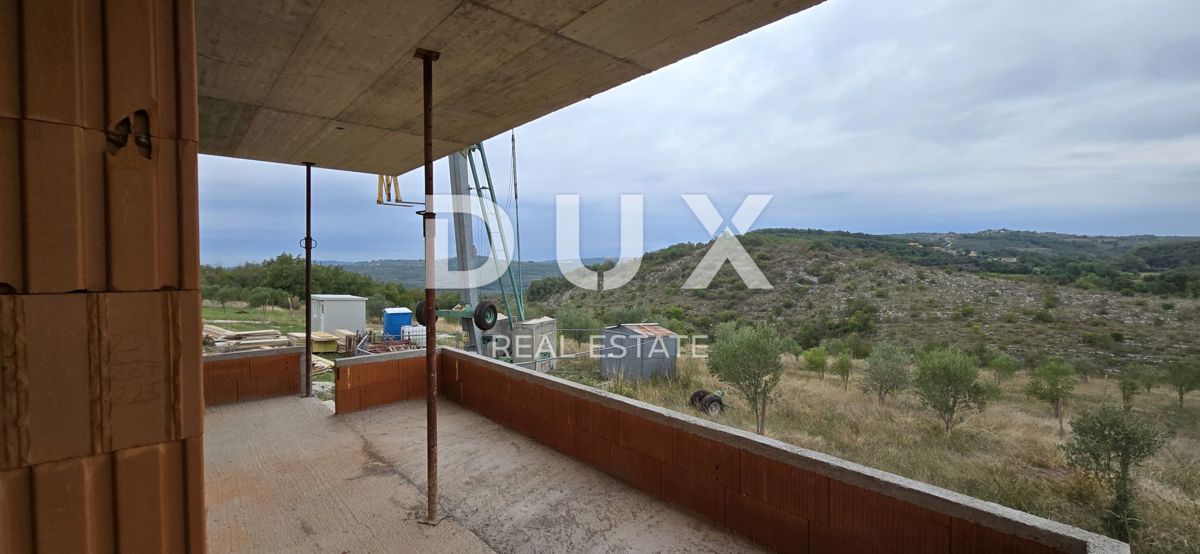 ISTRIA, BUJE - Casa bifamiliare con piscina, nuova costruzione, vista sulla natura
