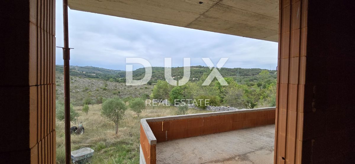 ISTRIA, BUJE - Casa bifamiliare con piscina, nuova costruzione, vista sulla natura