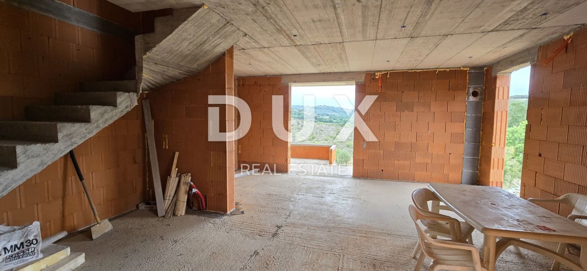 ISTRIA, BUJE - Casa bifamiliare con piscina, nuova costruzione, vista sulla natura