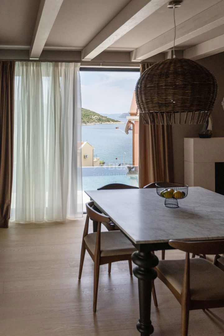 DUBROVNIK - Lussuosa villa in pietra in vendita