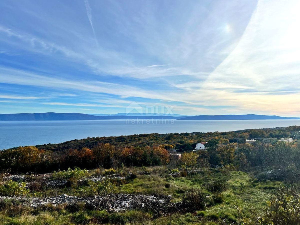 ISTRIA, RABAC - Ampio terreno con vista mare e permesso di costruire