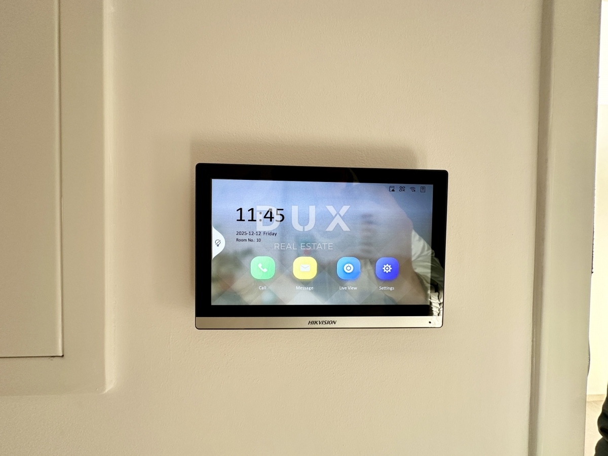 UMAGO, CENTRO - Appartamento in lussuosa costruzione nuova, prima fila al mare