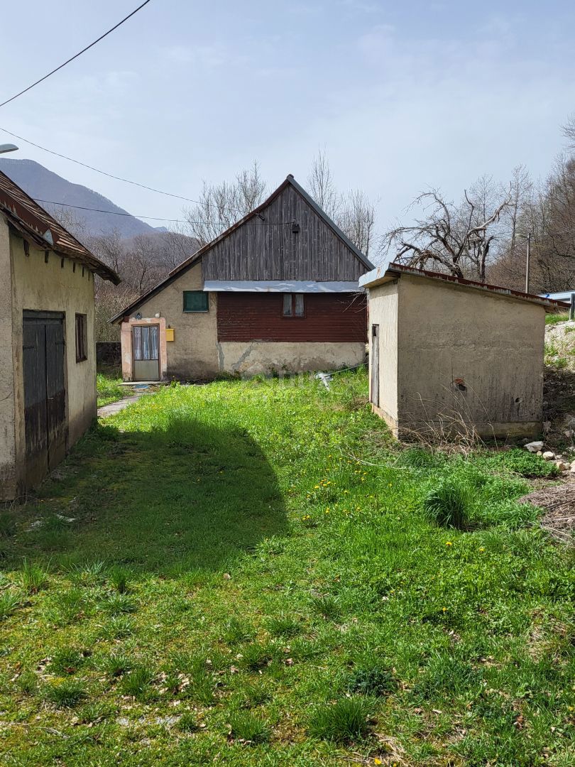 BRUŠANE, GOSPIĆ - Casa tradizionale della Lika da ristrutturare