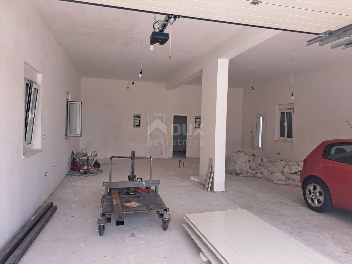 KASTAV - due appartamenti e uffici, per un totale di 320 m2