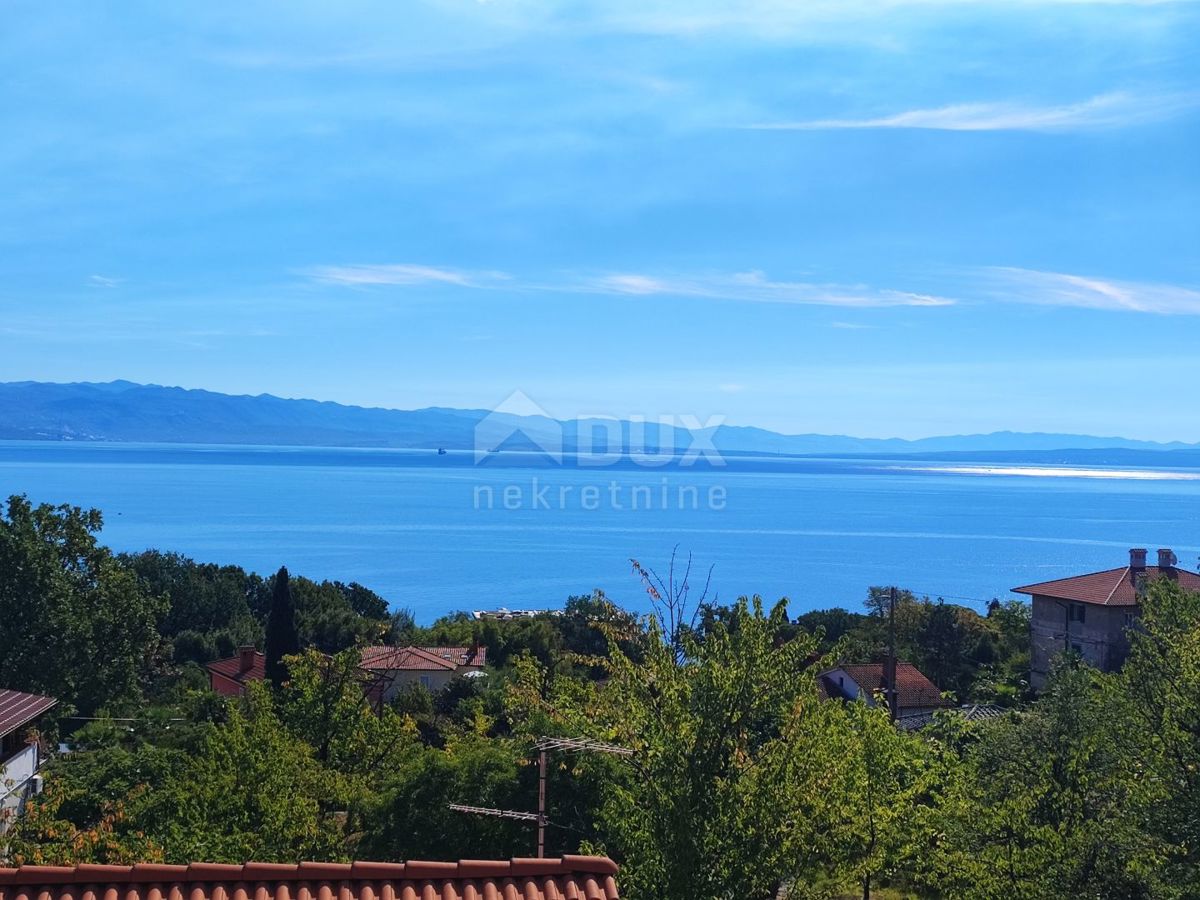 LOVRAN, IKA - Casa bifamiliare con giardino e bellissima vista mare