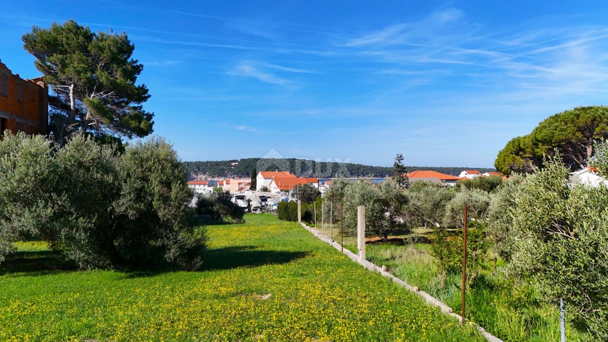 ISOLA DI RAB, BARBAT - Terreno edificabile vicino al mare