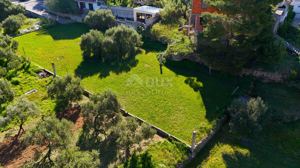 ISOLA DI RAB, BARBAT - Terreno edificabile vicino al mare