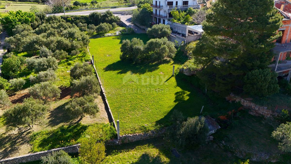 ISOLA DI RAB, BARBAT - Terreno edificabile vicino al mare