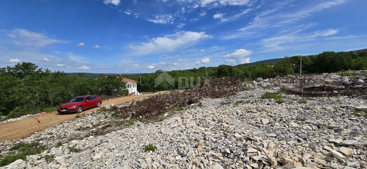 ISTRIA, RABAC - Ampio terreno edificabile con vista mare