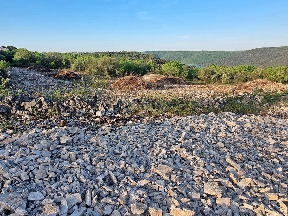 ISTRIA, RABAC - Ampio terreno edificabile con vista mare