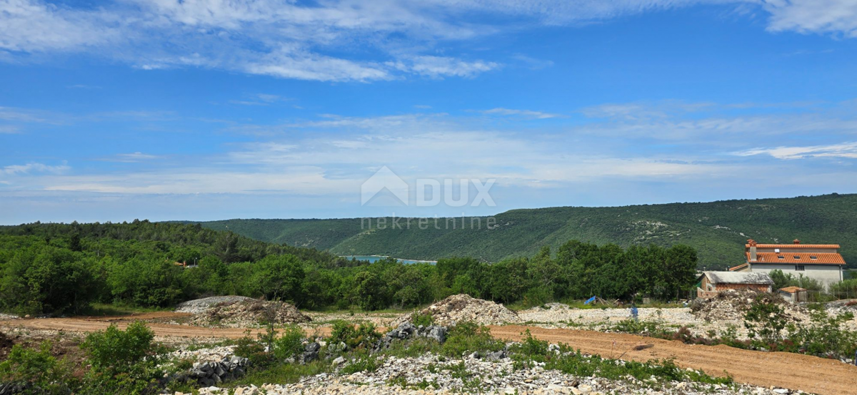 ISTRIA, RABAC - Ampio terreno edificabile con vista mare