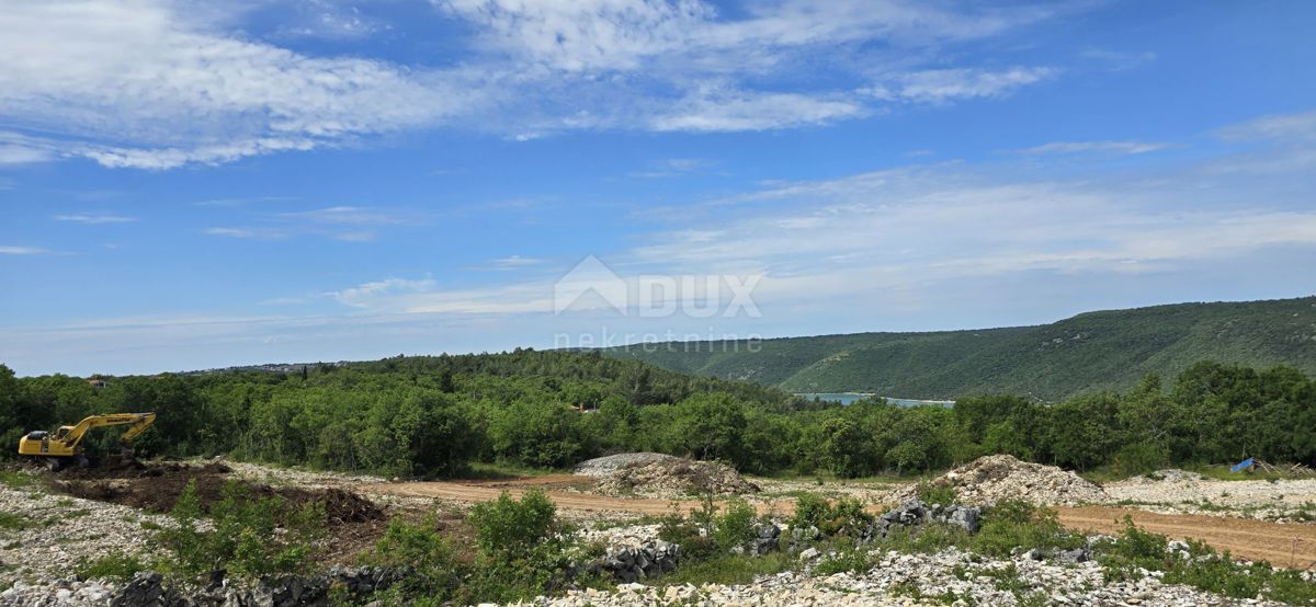 ISTRIA, RABAC - Ampio terreno edificabile con vista mare