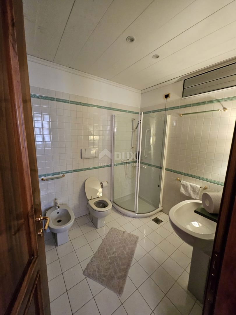 RIJEKA, CENTRO - appartamento 190.77 10m dal mare