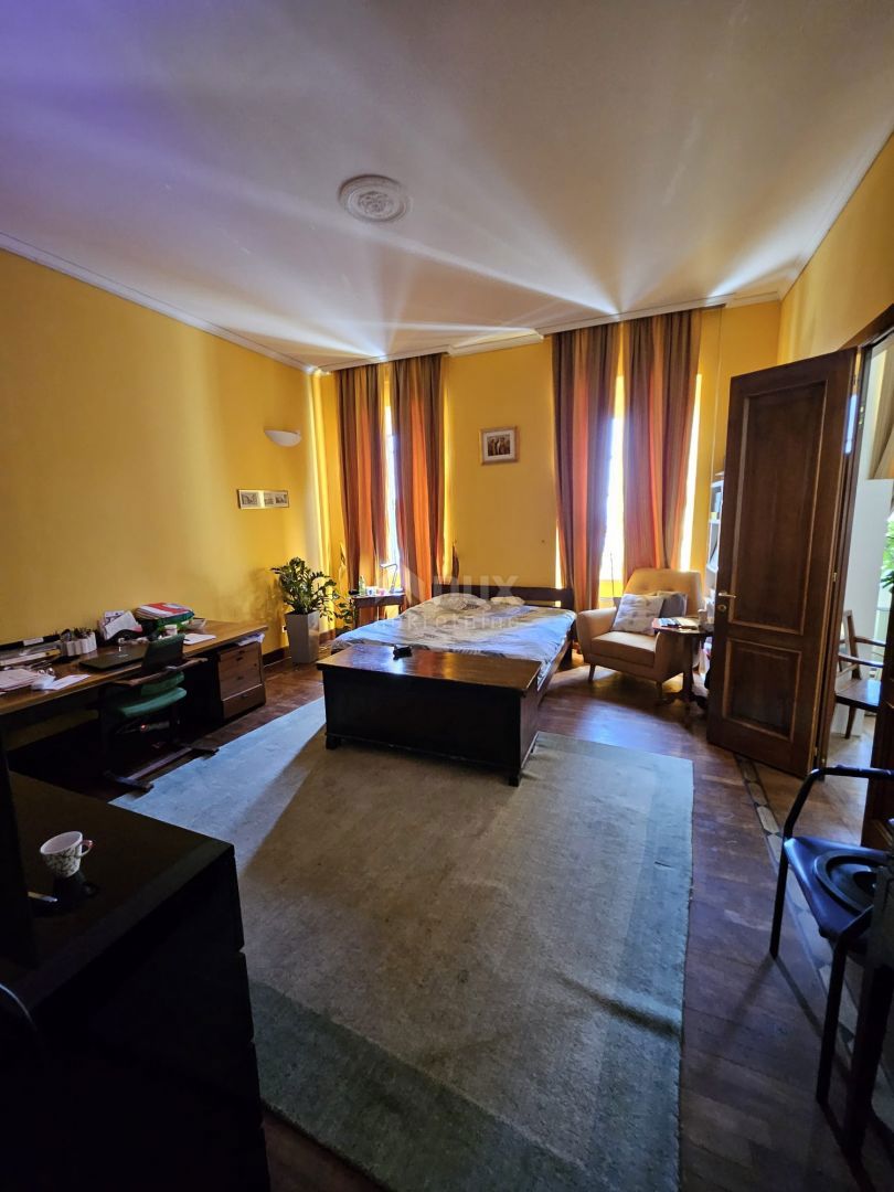 RIJEKA, CENTRO - appartamento 190.77 10m dal mare