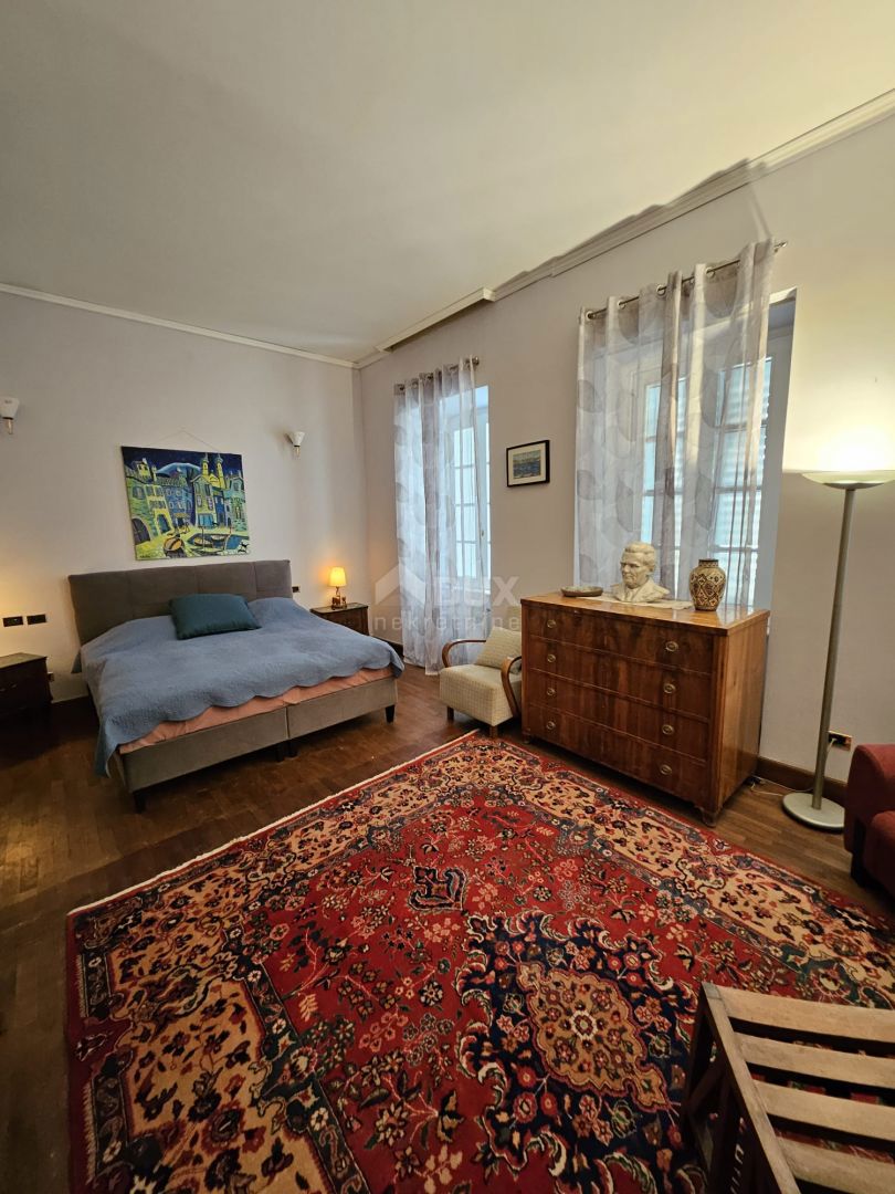 RIJEKA, CENTRO - appartamento 190.77 10m dal mare