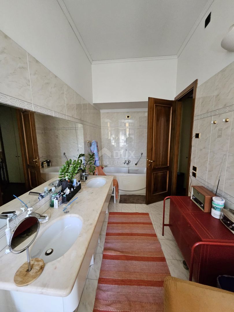 RIJEKA, CENTRO - appartamento 190.77 10m dal mare