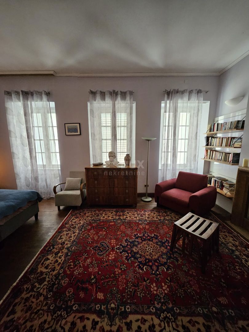 RIJEKA, CENTRO - appartamento 190.77 10m dal mare