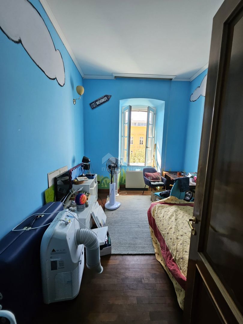 RIJEKA, CENTRO - appartamento 190.77 10m dal mare