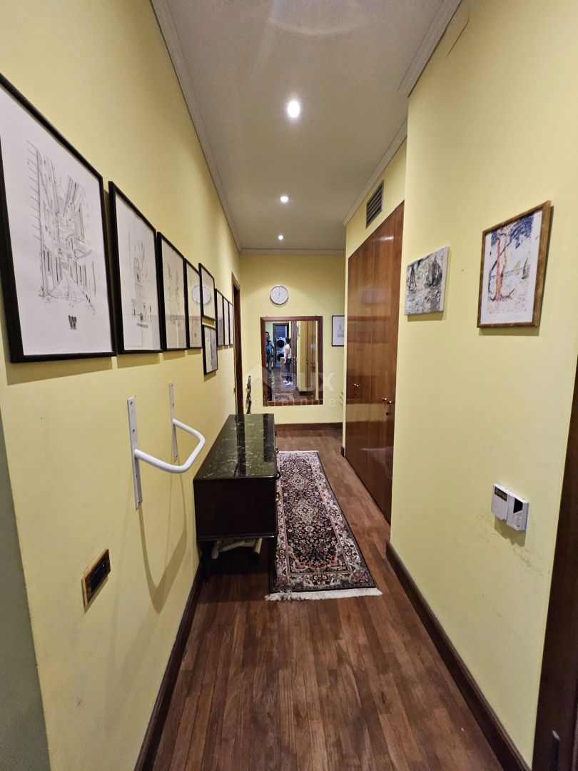 RIJEKA, CENTRO - appartamento 190.77 10m dal mare