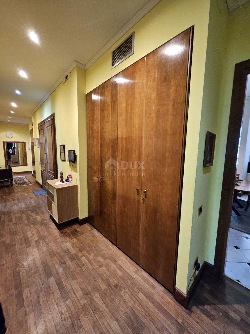 RIJEKA, CENTRO - appartamento 190.77 10m dal mare