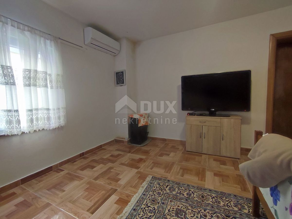 ISTRIA, KAVRAN - Spaziosa casa con 3 appartamenti e garage in una zona tranquilla