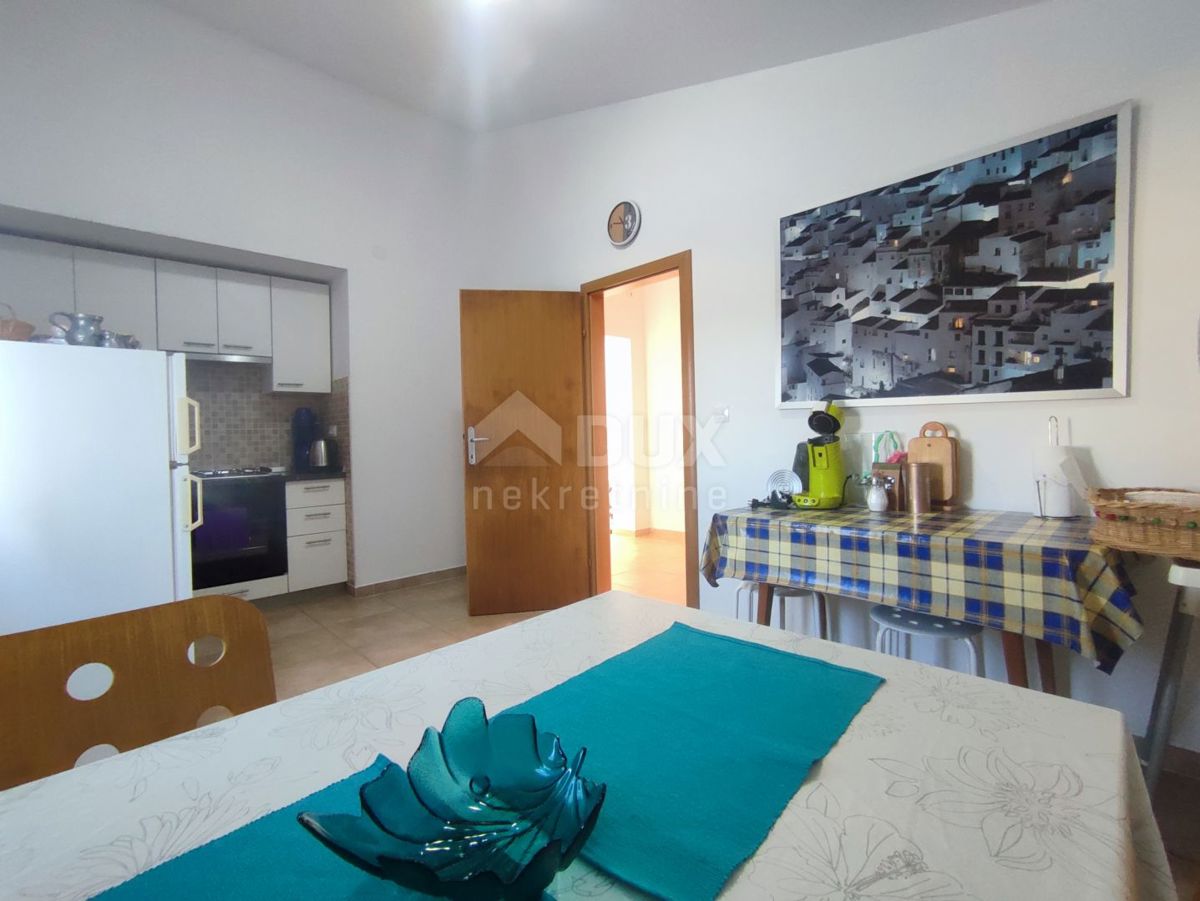 ISTRIA, KAVRAN - Spaziosa casa con 3 appartamenti e garage in una zona tranquilla