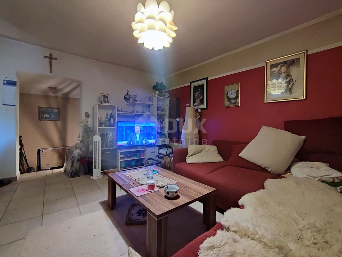 ISTRIA, KAVRAN - Spaziosa casa con 3 appartamenti e garage in una zona tranquilla