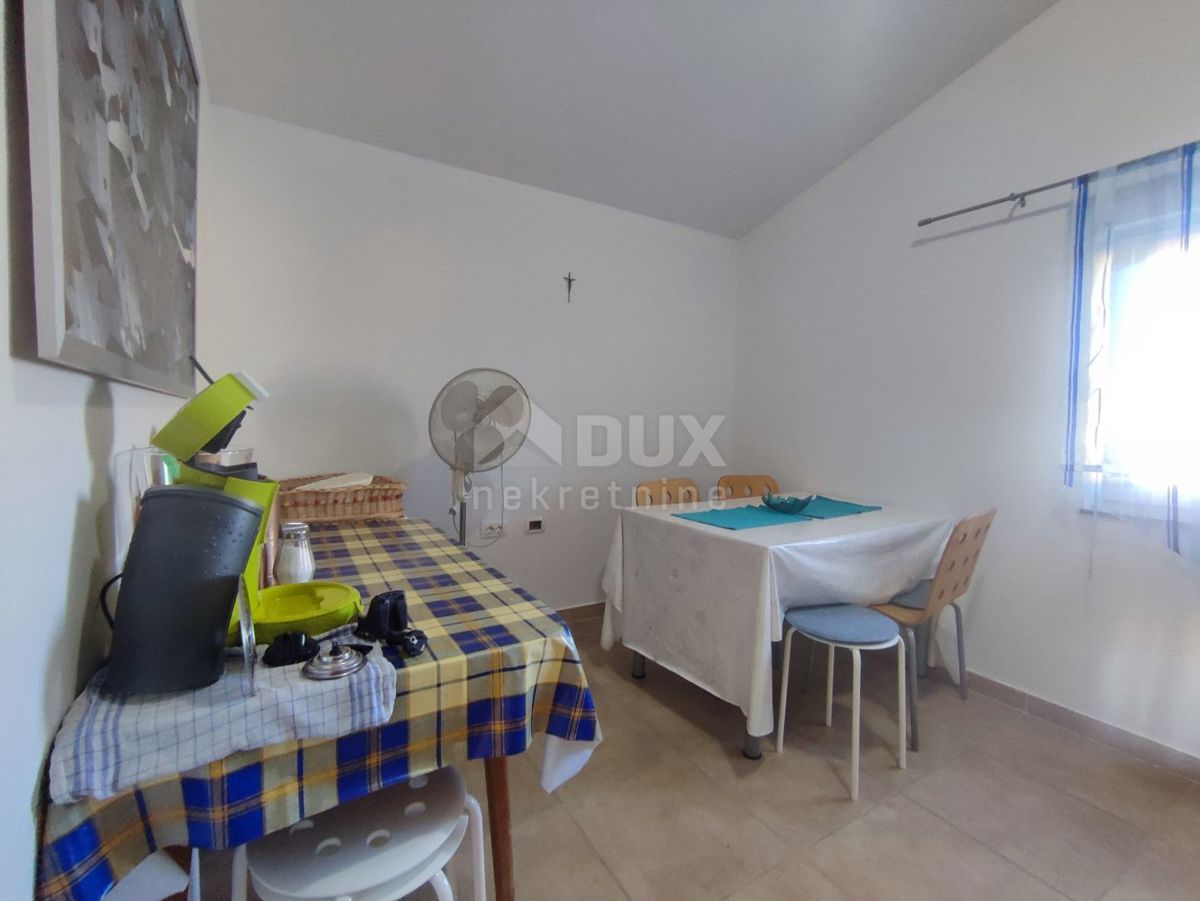 ISTRIA, KAVRAN - Spaziosa casa con 3 appartamenti e garage in una zona tranquilla