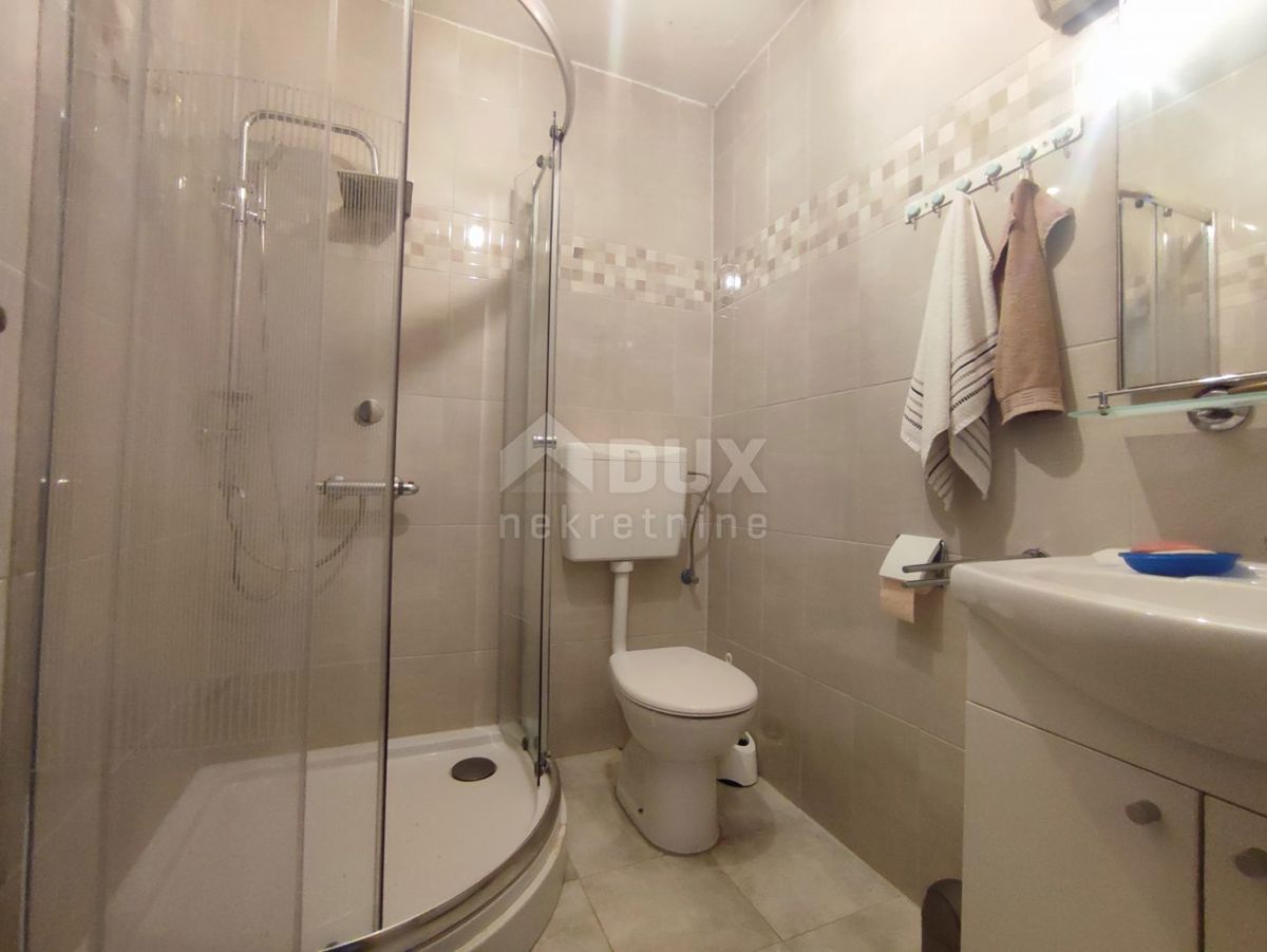 ISTRIA, KAVRAN - Spaziosa casa con 3 appartamenti e garage in una zona tranquilla