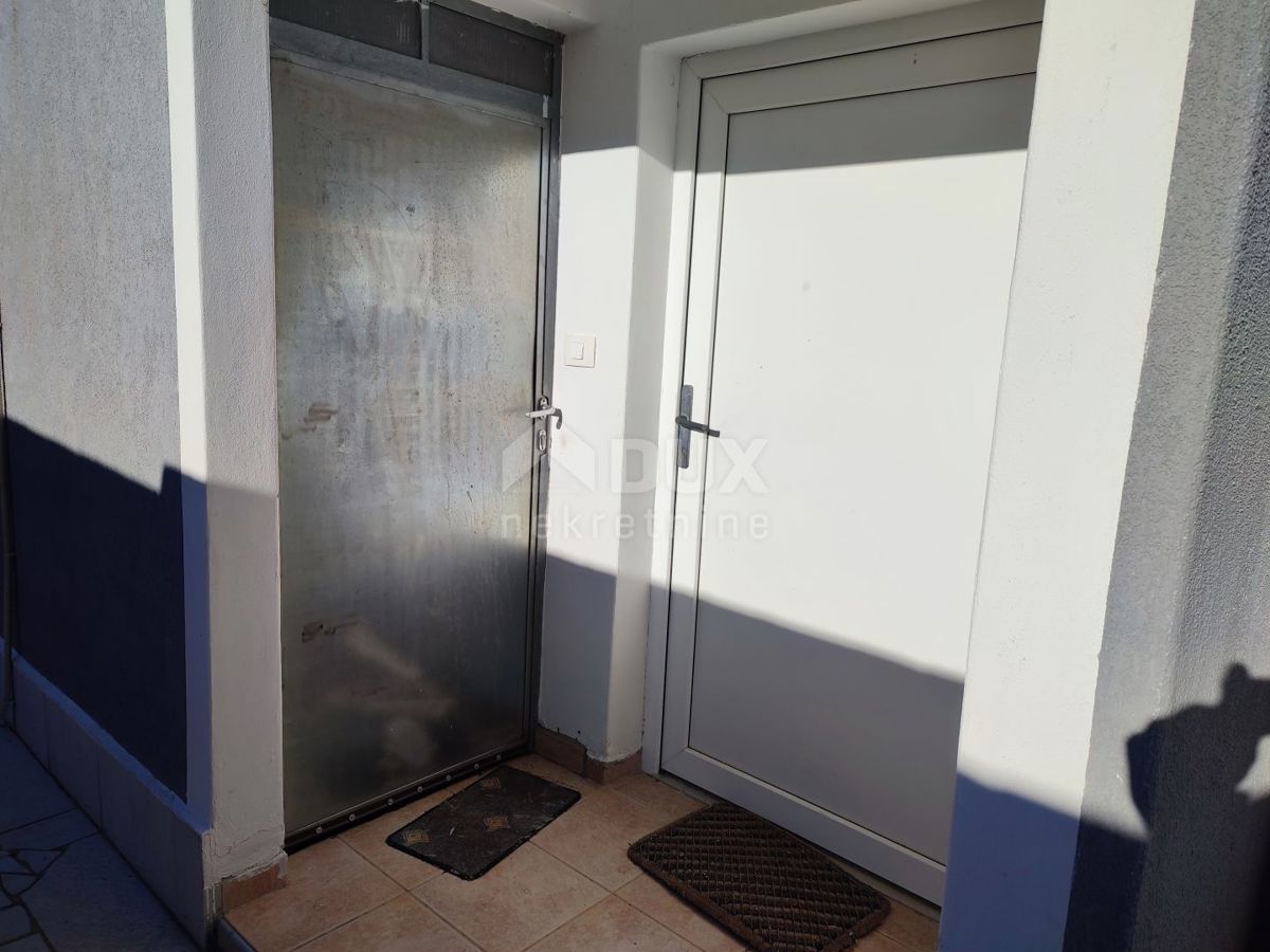 ISTRIA, KAVRAN - Spaziosa casa con 3 appartamenti e garage in una zona tranquilla