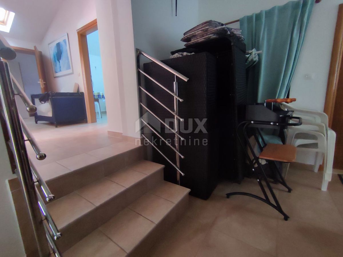 ISTRIA, KAVRAN - Spaziosa casa con 3 appartamenti e garage in una zona tranquilla