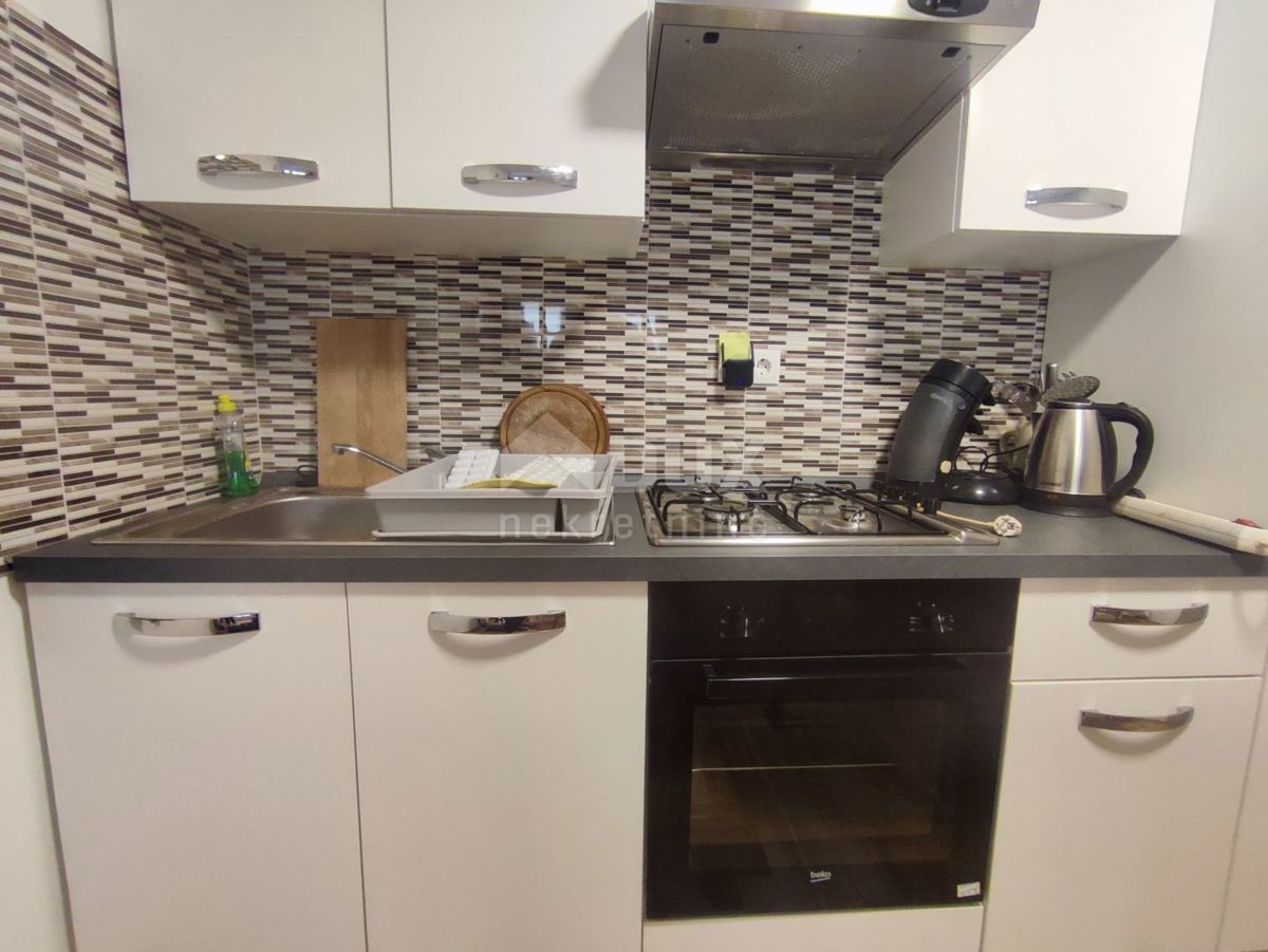 ISTRIA, KAVRAN - Spaziosa casa con 3 appartamenti e garage in una zona tranquilla