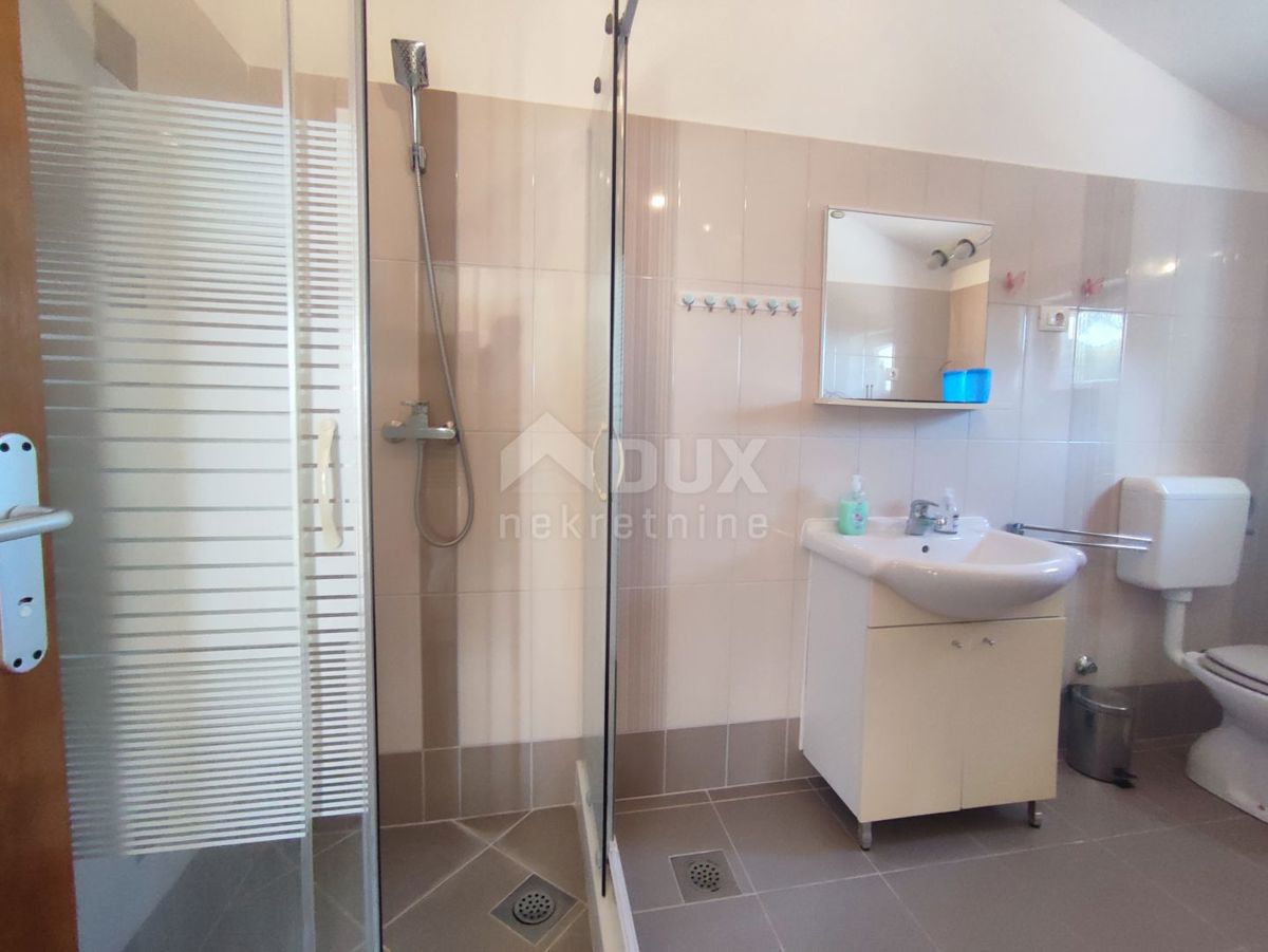 ISTRIA, KAVRAN - Spaziosa casa con 3 appartamenti e garage in una zona tranquilla