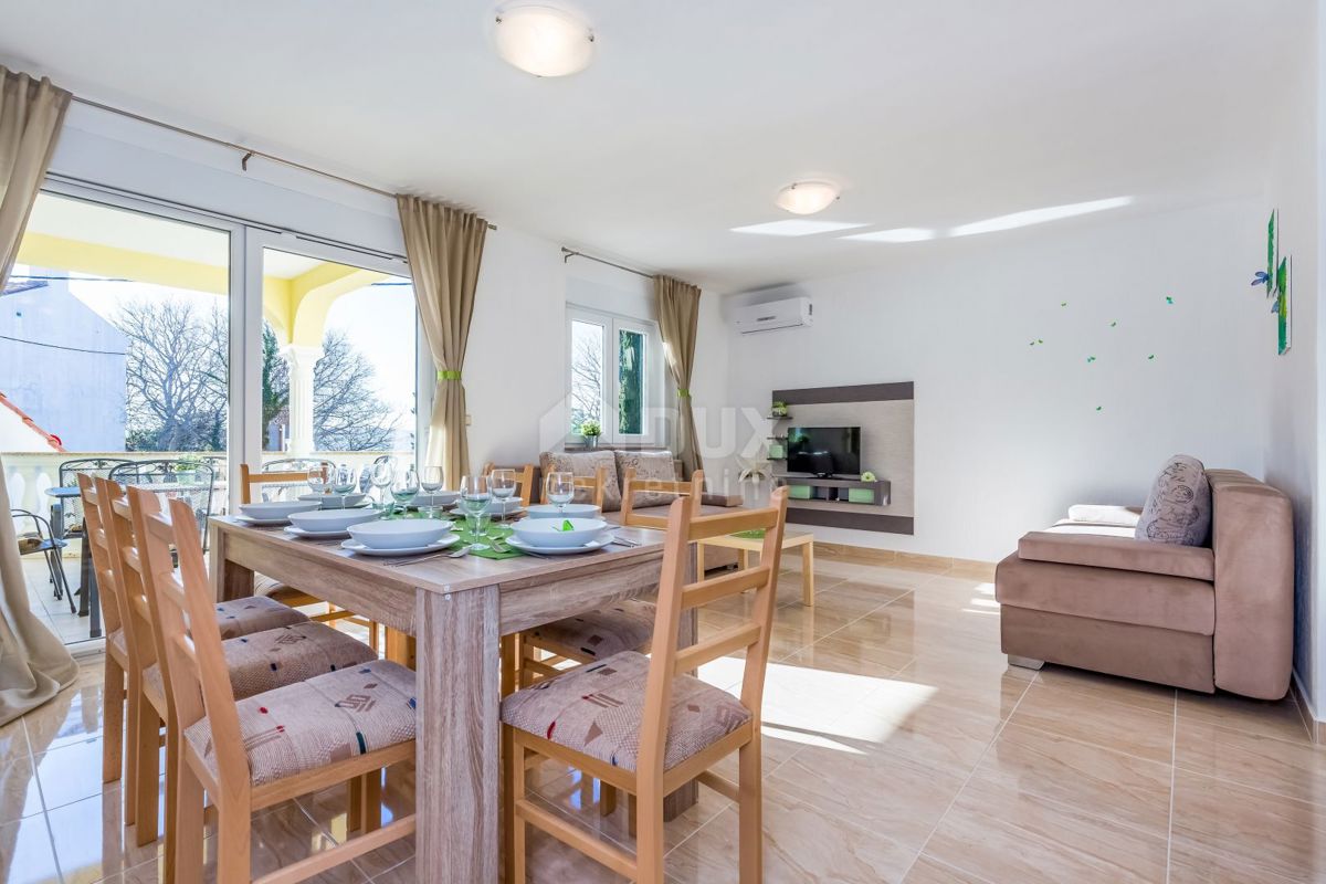 CRIKVENICA, DRAMALJ - Villa di nuova costruzione con due piscine!