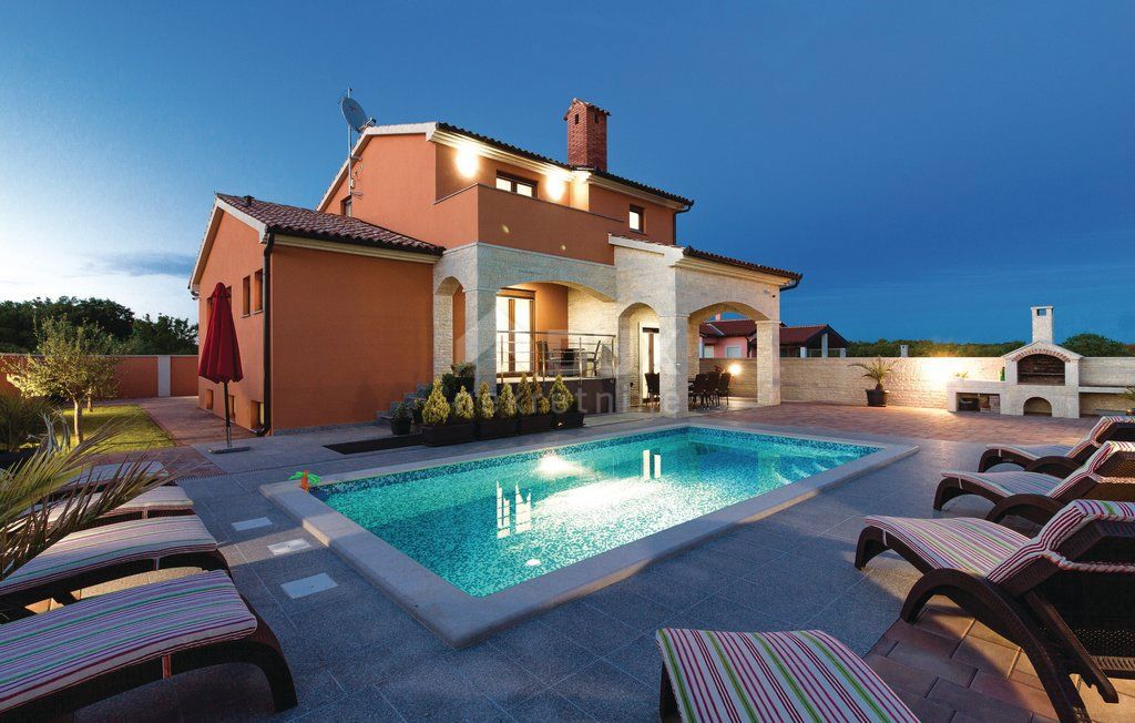 ISTRIA, JADREŠKI - Villa familiare con piscina in un ambiente tranquillo