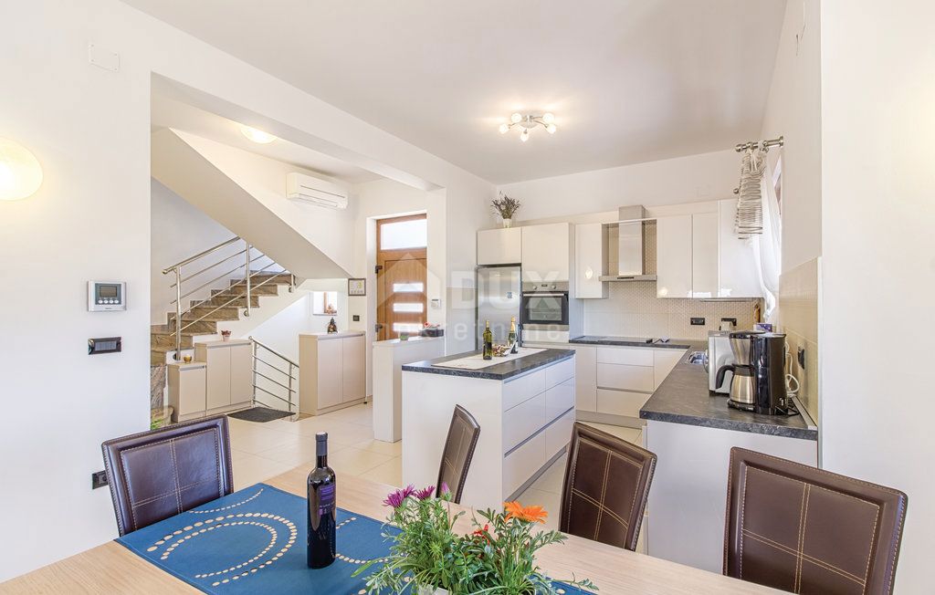 ISTRIA, JADREŠKI - Villa familiare con piscina in un ambiente tranquillo